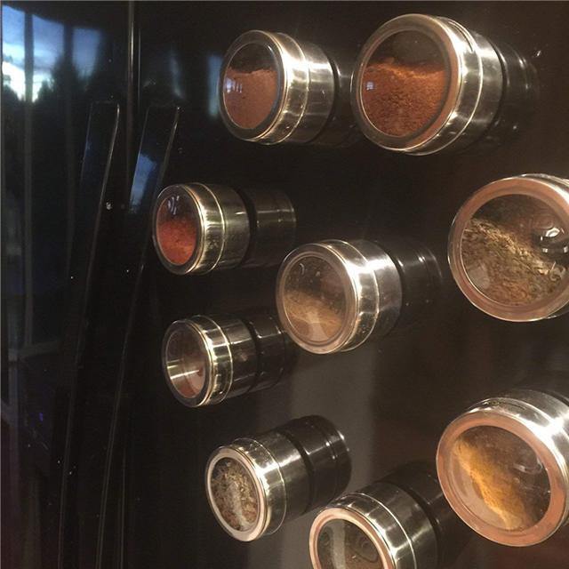 מארז של 82 קופסאות תבלינים מתמגנטות למקרר - SiliCoverstore